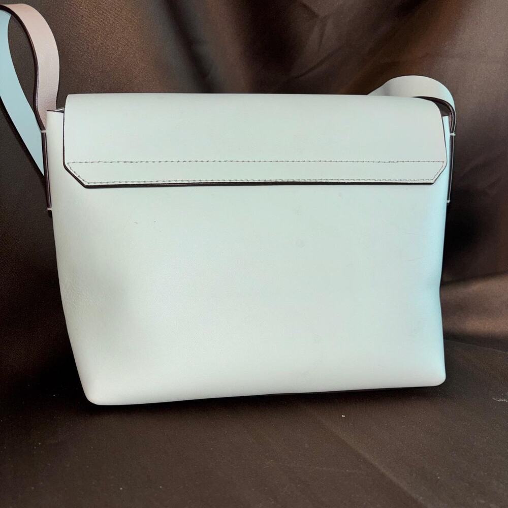 Kate spade new york leather crossbody *minor spots on back of bag* - Picture 3 of 8